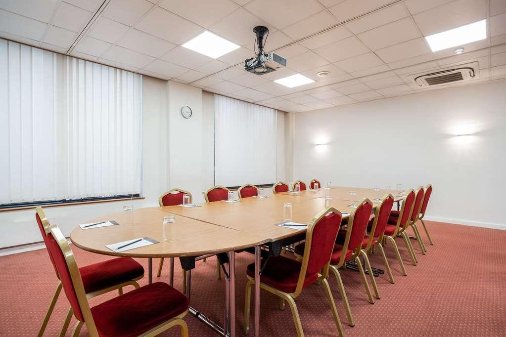 Clarion Croydon Park Hotel מתקנים תמונה